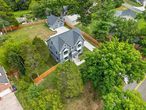View/Area - 8323 Rolling Rd, Manassas, VA 20110 photo 3 of 15