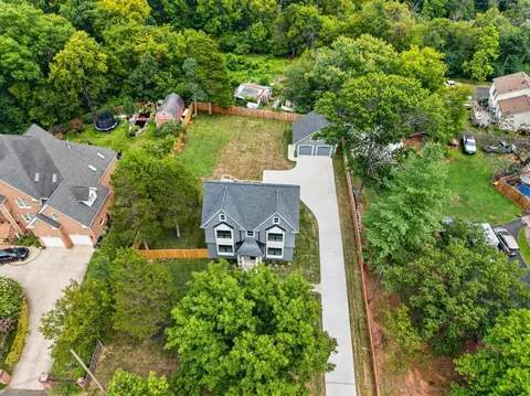 View/Area - 8323 Rolling Rd, Manassas, VA 20110 photo 2 of 15