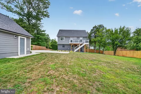 Exterior - 8323 Rolling Rd, Manassas, VA 20110 photo 8 of 19