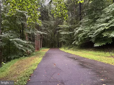 6200 Sierra Ct, Manassas, VA 20111