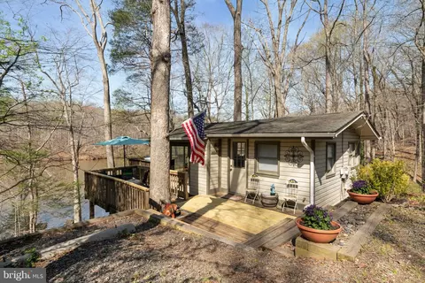 8600 Cobb Rd, Manassas, VA 20112 photo 2
