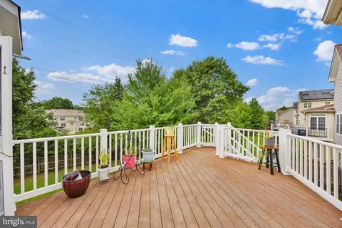 Exterior - 3379 Oakham Dr, Triangle, VA 22172 photo 5 of 6