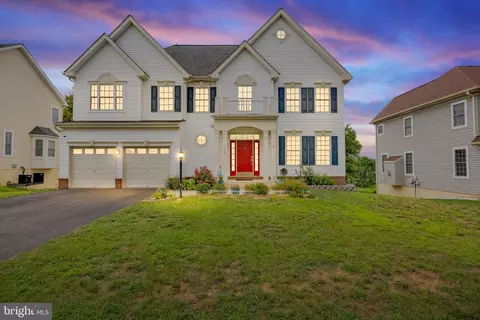 Exterior - 3379 Oakham Dr, Triangle, VA 22172 photo 2 of 6