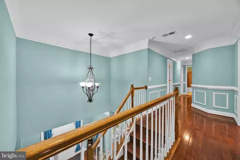 Entry Way - 3379 Oakham Dr, Triangle, VA 22172 photo 2 of 4