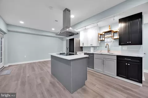 Kitchen - 3379 Oakham Dr, Triangle, VA 22172 photo 6 of 9