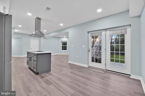 Entry Way - 3379 Oakham Dr, Triangle, VA 22172 photo 4 of 4