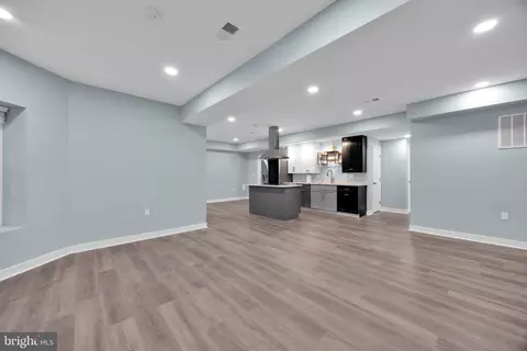 Living - 3379 Oakham Dr, Triangle, VA 22172 photo 3 of 3