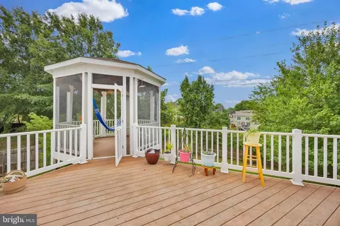 Exterior - 3379 Oakham Dr, Triangle, VA 22172 photo 4 of 6
