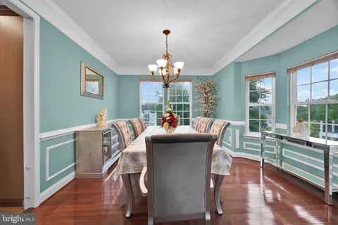 Dining - 3379 Oakham Dr, Triangle, VA 22172 photo 2 of 5