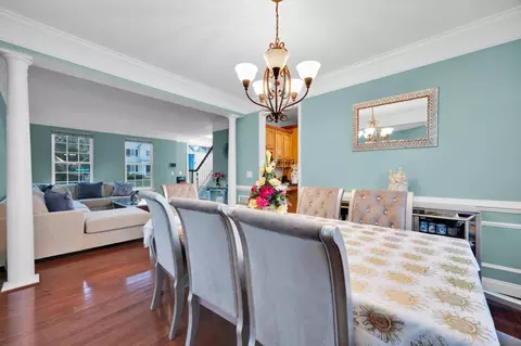 Dining - 3379 Oakham Dr, Triangle, VA 22172 photo 3 of 5