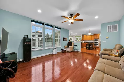 Living - 3379 Oakham Dr, Triangle, VA 22172 photo 2 of 3