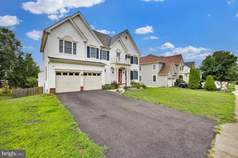 Exterior - 3379 Oakham Dr, Triangle, VA 22172 photo 3 of 6
