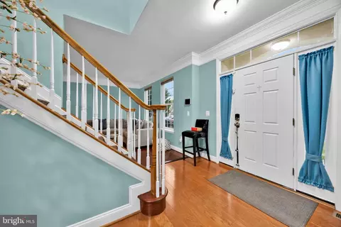 Entry Way - 3379 Oakham Dr, Triangle, VA 22172 photo 1 of 4