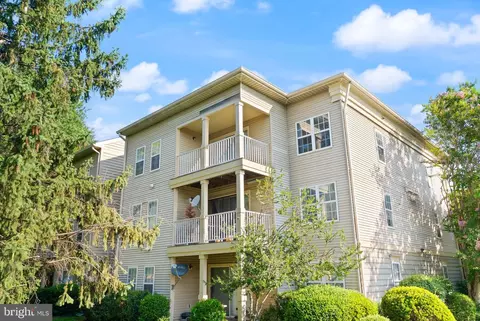 1025 Gardenview Loop #302, Woodbridge, VA 22191