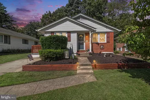 12706 Valleywood Dr, Woodbridge, VA 22192