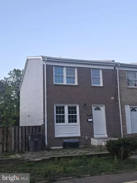 2915 Pheasant Ln, Woodbridge, VA 22191