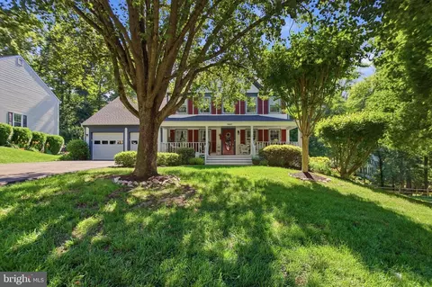 12207 Knightsbridge Dr, Woodbridge, VA 22192