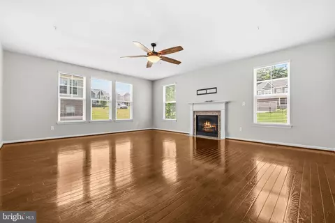 Living - 2341 Sweet Pepperbrush Loop, Dumfries, VA 22026 photo 3 of 7