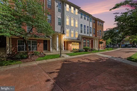 6109 Aster Haven Cir, Haymarket, VA 20169