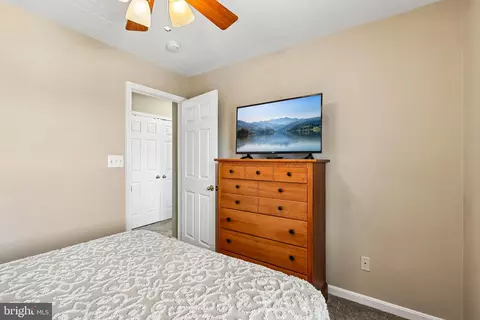 Bedroom - 17469 Denali Pl, Dumfries, VA 22025 photo 6 of 8