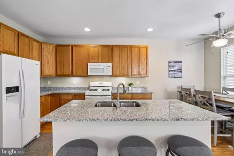 Kitchen - 17469 Denali Pl, Dumfries, VA 22025 photo 2 of 4