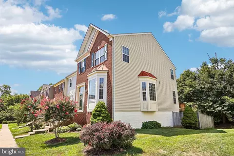 Exterior - 17469 Denali Pl, Dumfries, VA 22025 photo 2 of 17