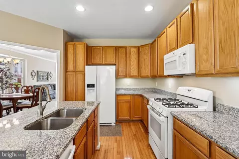 Kitchen - 17469 Denali Pl, Dumfries, VA 22025 photo 3 of 4