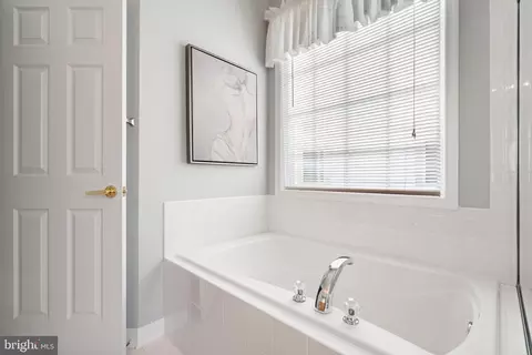 Bath - 13281 Fieldstone Way, Gainesville, VA 20155 photo 2 of 6