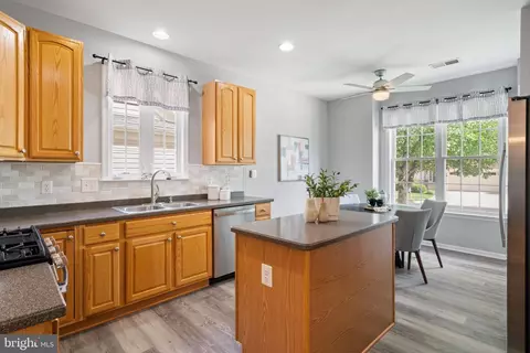 Kitchen - 13281 Fieldstone Way, Gainesville, VA 20155 photo 3 of 3