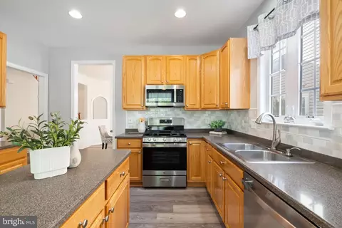 Kitchen - 13281 Fieldstone Way, Gainesville, VA 20155 photo 2 of 3