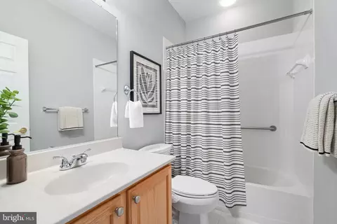 Bath - 13281 Fieldstone Way, Gainesville, VA 20155 photo 4 of 6