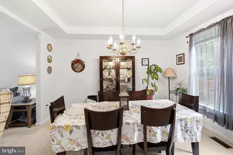 Dining - 18892 Leaf Covered Ct, Triangle, VA 22172 photo 3 of 3