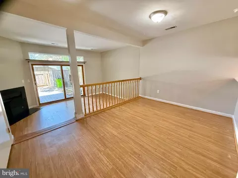 Living - 18028 Olde Port Ln, Triangle, VA 22172 photo 3 of 9