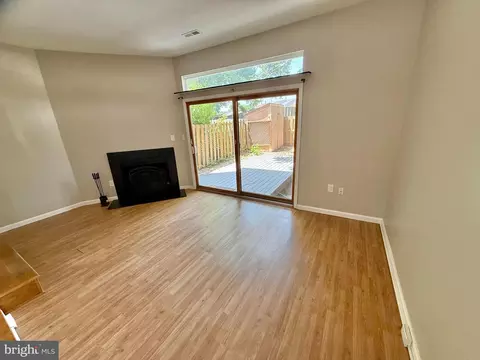 Living - 18028 Olde Port Ln, Triangle, VA 22172 photo 5 of 9