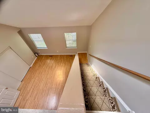 Living - 18028 Olde Port Ln, Triangle, VA 22172 photo 9 of 9