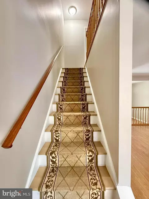 Entry Way - 18028 Olde Port Ln, Triangle, VA 22172 photo 4 of 7