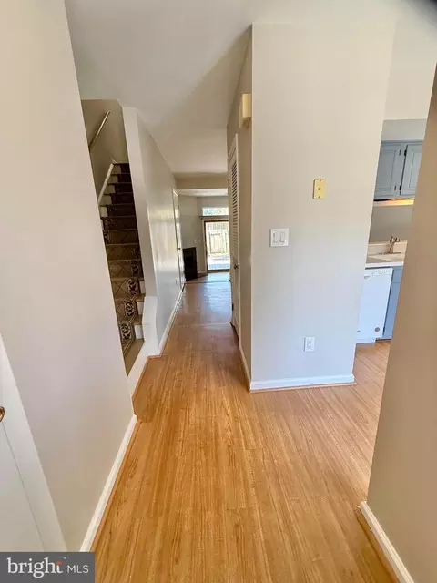 Entry Way - 18028 Olde Port Ln, Triangle, VA 22172 photo 3 of 7