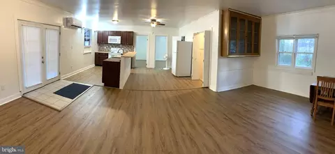 Entry Way - 18629 Amidon Ave, Triangle, VA 22172 photo 1 of 1