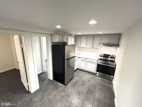 Kitchen - 18629 Amidon Ave, Triangle, VA 22172 photo 5 of 5