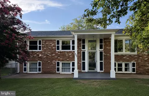14702 Dunbar Ln, Woodbridge, VA 22193