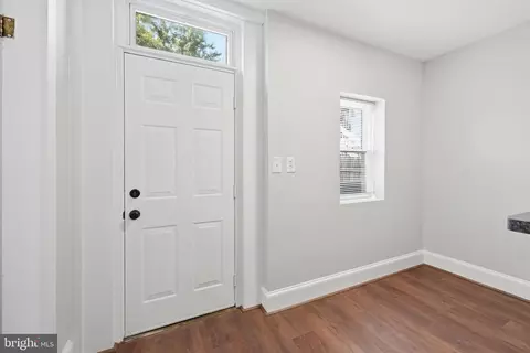 Entry Way - 320 3rd Ave, Quantico, VA 22134 photo 6 of 10