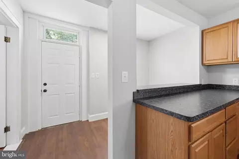 Entry Way - 320 3rd Ave, Quantico, VA 22134 photo 5 of 10