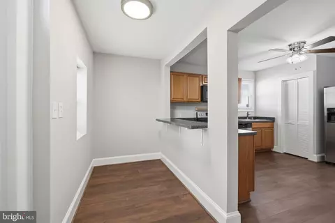 Entry Way - 320 3rd Ave, Quantico, VA 22134 photo 9 of 10