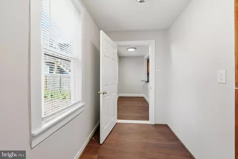 Entry Way - 320 3rd Ave, Quantico, VA 22134 photo 8 of 10