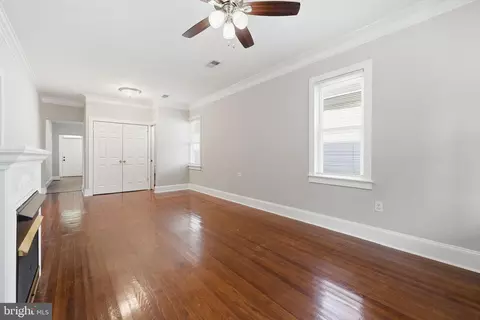 Entry Way - 320 3rd Ave, Quantico, VA 22134 photo 3 of 10