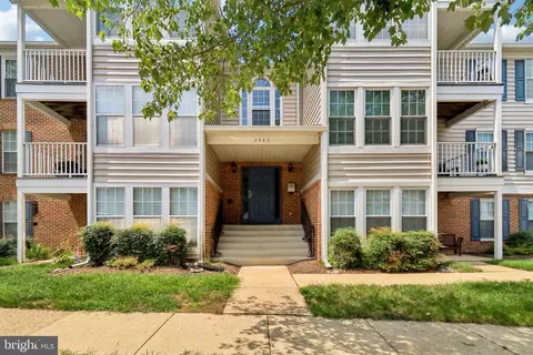 3560 Sherbrooke Cir #202, Woodbridge, VA 22192