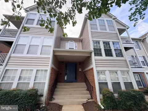 3560 Sherbrooke Cir #202, Woodbridge, VA 22192