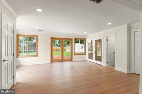 Living - 9540 Damascus Dr, Manassas, VA 20109 photo 3 of 6