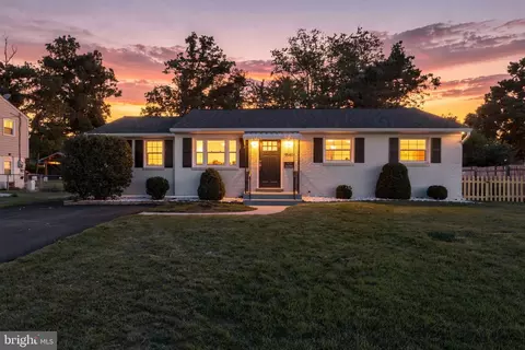 Exterior - 9540 Damascus Dr, Manassas, VA 20109 photo 3 of 10
