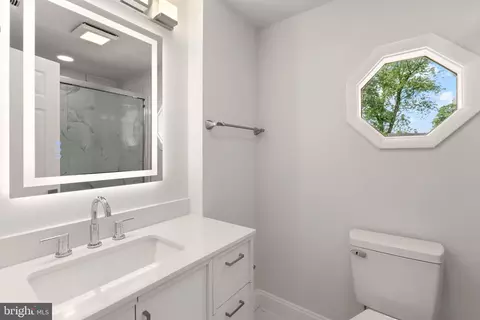Bath - 9540 Damascus Dr, Manassas, VA 20109 photo 1 of 3